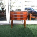Nordic console table in rosewood. Nordic furniture in Porto. Vintage furniture in Porto. Furniture restoration in Porto.