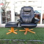 Nordic leather armchair, with footstool. Nordic furniture in Porto. Vintage furniture in Porto. Furniture restoration in Porto.