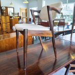 Nordic-style chairs in rosewood. Nordic furniture in Porto. Vintage furniture in Porto. Furniture restoration in Porto.