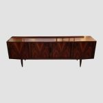 Nordic sideboard in rosewood. Nordic furniture in Porto. Vintage furniture in Porto. Furniture restoration in Porto.