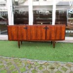 Nordic sideboard in rosewood. Nordic furniture in Porto. Vintage furniture in Porto. Furniture restoration in Porto.