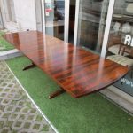 Nordic dining table, XXL size, in rosewood. Nordic furniture in Porto. Vintage furniture in Porto. Furniture restoration in Porto.