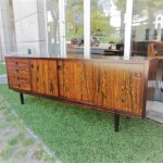 Nordic rosewood sideboard. Nordic furniture in Porto. Vintage furniture in Porto. Furniture restoration in Porto.