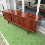 Nordic rosewood sideboard. Nordic furniture in Porto. Vintage furniture in Porto. Furniture restoration in Porto.