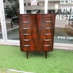 Nordic rosewood chest of drawers. Nordic furniture in Porto. Vintage furniture in Porto. Furniture restoration in Porto.