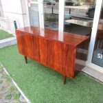 Nordic rosewood sideboard, designed by Carlo Jensen. Nordic furniture in Porto. Vintage furniture in Porto. Furniture restoration in Porto.