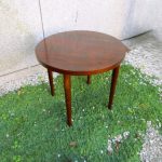 Nordic side table in rosewood. Nordic furniture in Porto. Vintage furniture in Porto. Furniture restoration in Porto.