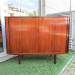 Nordic file cabinet in rosewood, produced by Nipu. Nordic furniture in Porto. Vintage furniture in Porto. Furniture restoration in Porto.