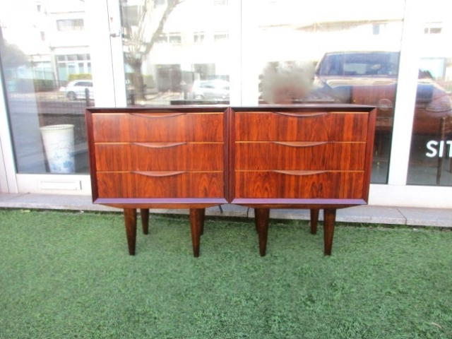 Nordic bedside tables in rosewood. Nordic furniture in Porto. Vintage furniture in Porto. Furniture restoration in Porto.